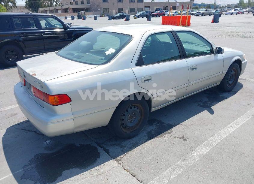 Photo 4 of 2001 Toyota Camry LE (VIN 4T1BG22K01U101673)