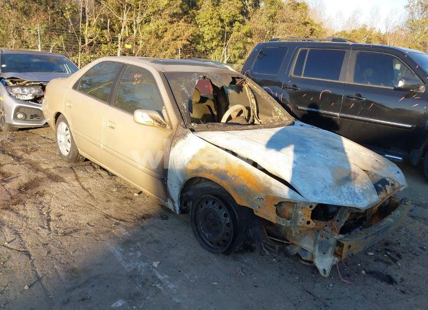 2001 Toyota Camry LE (VIN 4T1BG22K01U108509) main photo