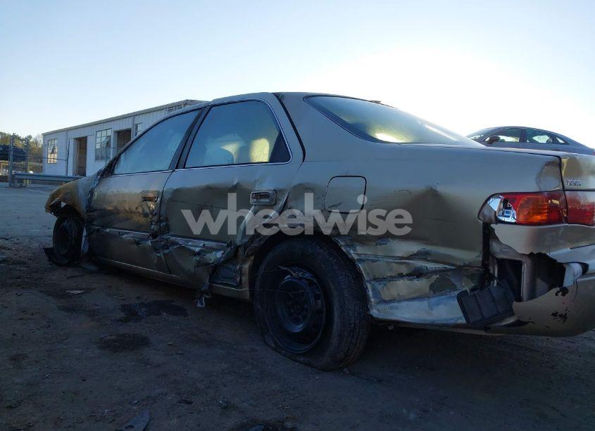 Photo 3 of 2001 Toyota Camry LE (VIN 4T1BG22K01U108509)