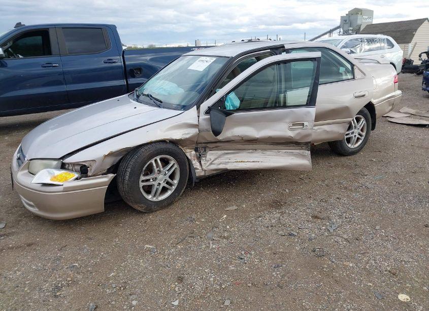 Photo 2 of 2001 Toyota Camry LE (VIN 4T1BG22K01U110437)