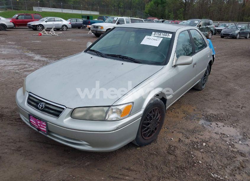 Photo 2 of 2001 Toyota Camry LE (VIN 4T1BG22K01U769411)