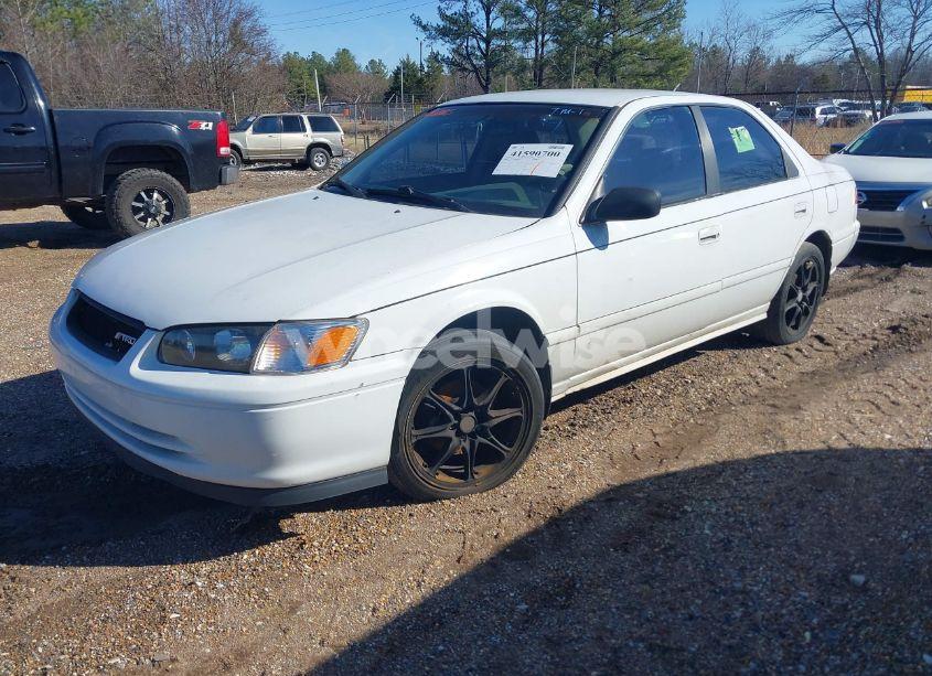 Photo 2 of 2001 Toyota Camry CE (VIN 4T1BG22K01U775645)