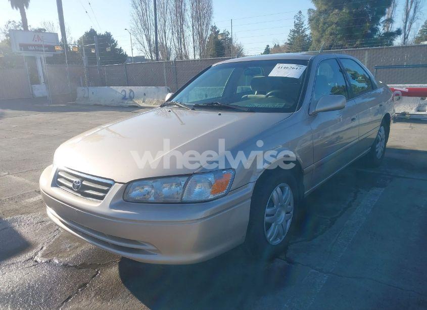 Photo 2 of 2001 Toyota Camry LE (VIN 4T1BG22K01U779937)