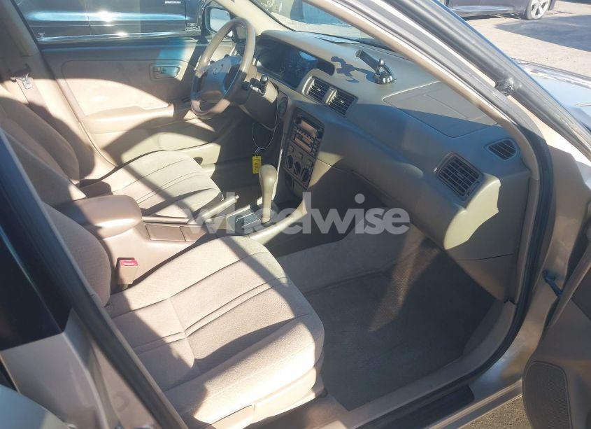 Photo 5 of 2001 Toyota Camry LE (VIN 4T1BG22K01U779937)
