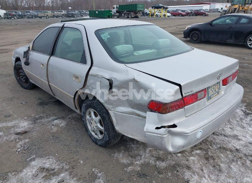 Photo 3 of 1997 Toyota Camry XLE (VIN 4T1BG22K0VU131987)