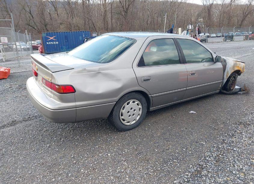 Photo 4 of 1998 Toyota Camry CE/LE/XLE (VIN 4T1BG22K0WU274911)