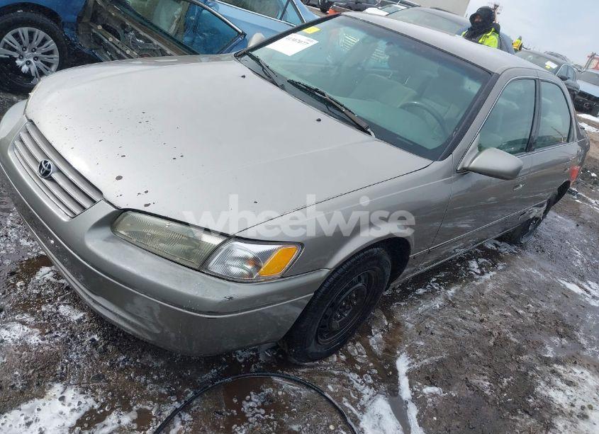 Photo 2 of 1998 Toyota Camry LE (VIN 4T1BG22K0WU295418)
