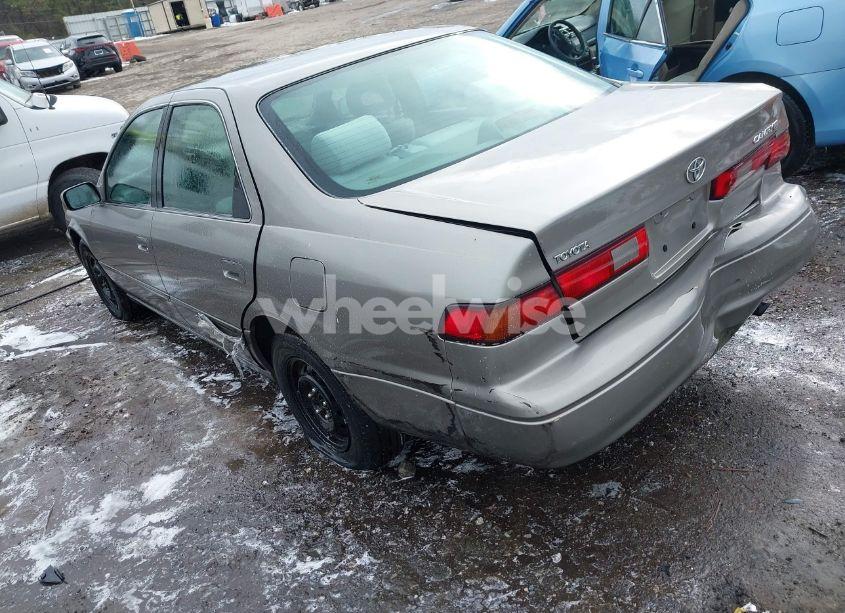 Photo 3 of 1998 Toyota Camry LE (VIN 4T1BG22K0WU295418)