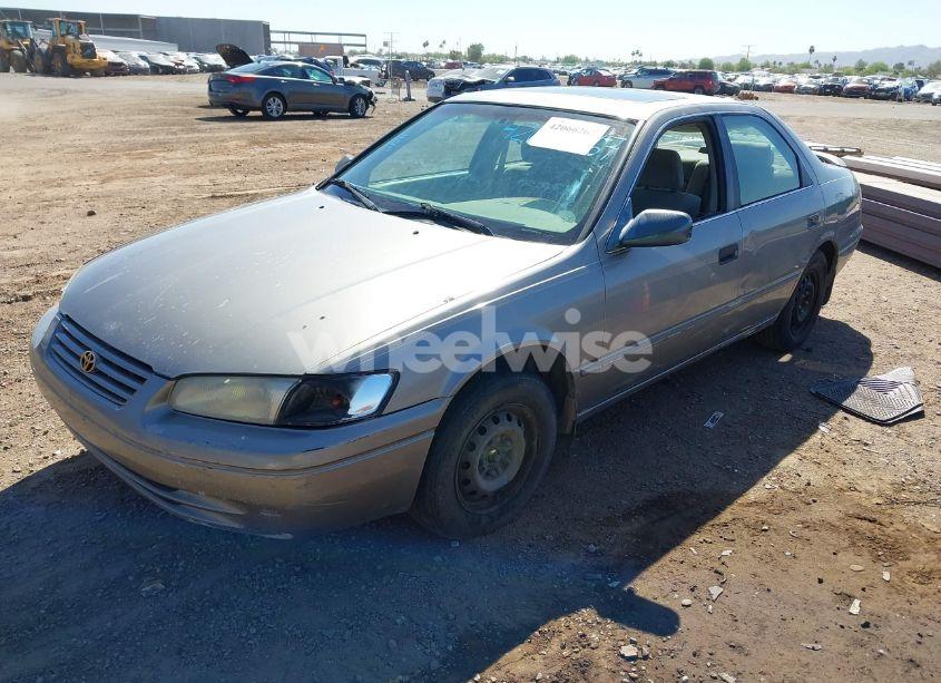 Photo 2 of 1998 Toyota Camry LE (VIN 4T1BG22K0WU352118)