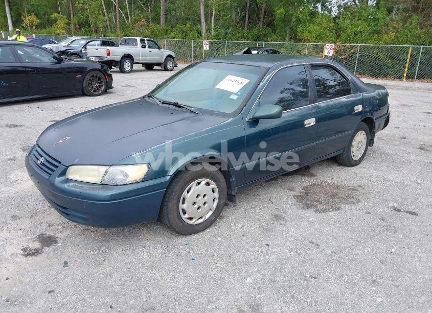 Photo 2 of 1998 Toyota Camry LE (VIN 4T1BG22K0WU381568)