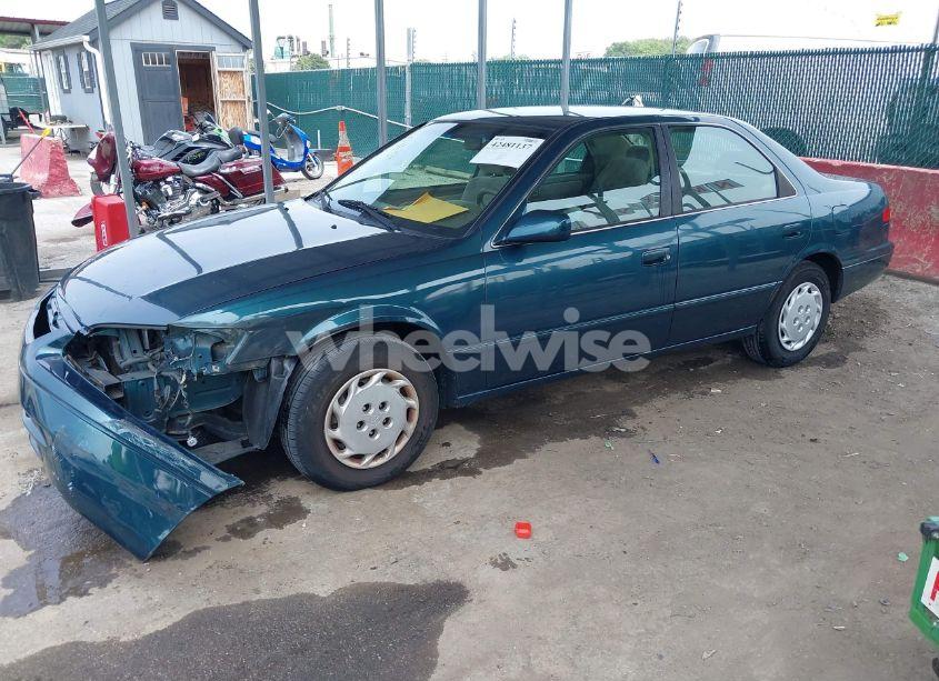 Photo 2 of 1998 Toyota Camry LE (VIN 4T1BG22K0WU861223)