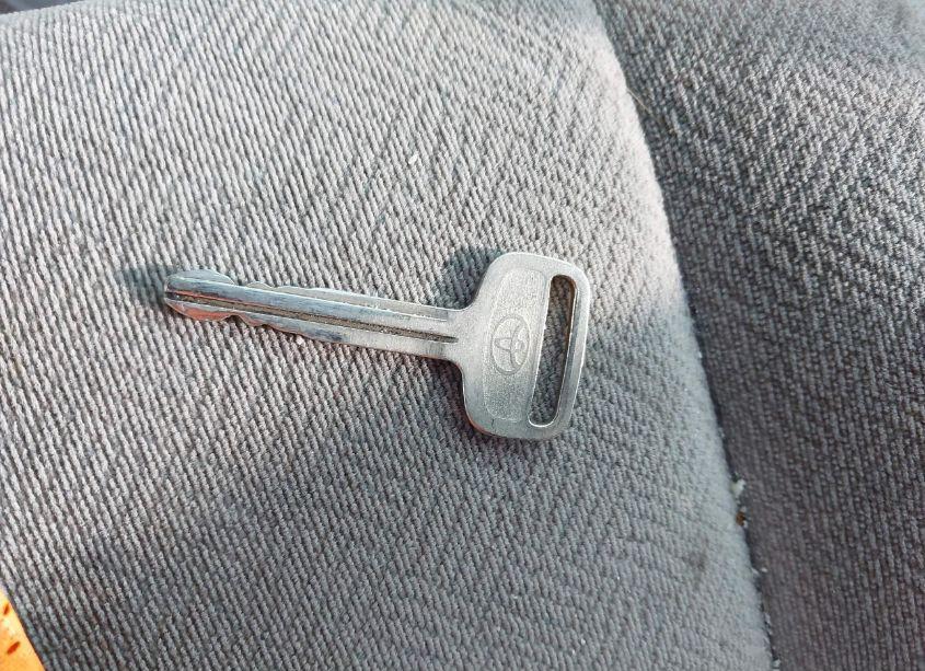 Photo 11 of 2000 Toyota Camry CE (VIN 4T1BG22K0YU624041)