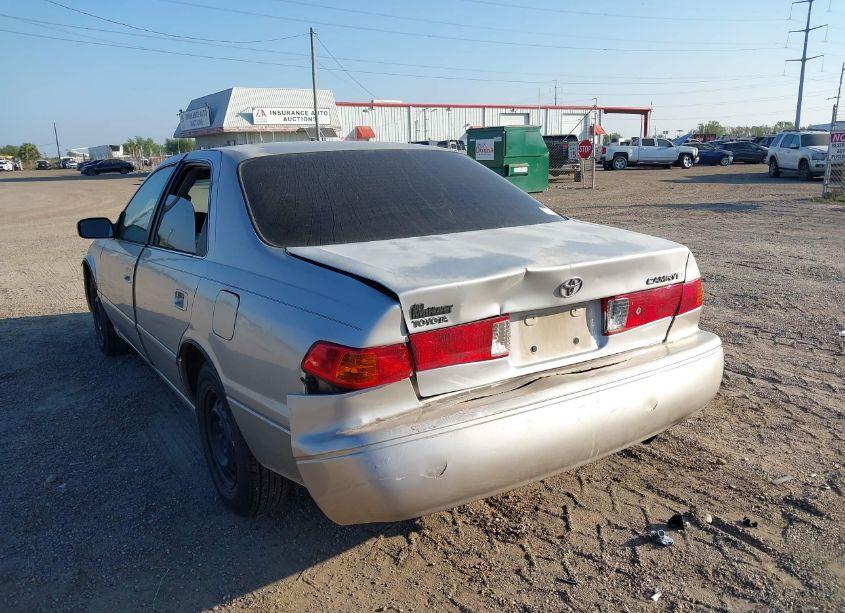 Photo 3 of 2000 Toyota Camry CE (VIN 4T1BG22K0YU624041)