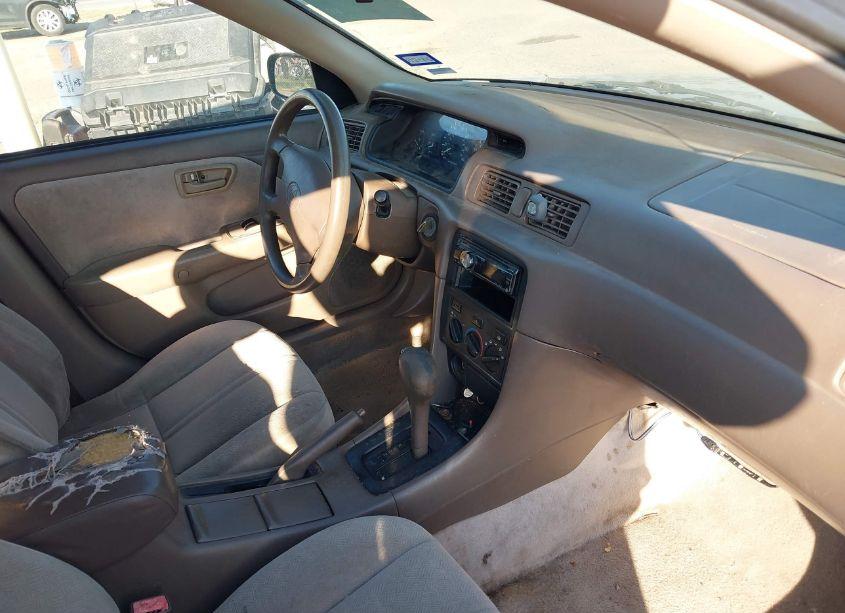 Photo 5 of 2000 Toyota Camry CE (VIN 4T1BG22K0YU624041)