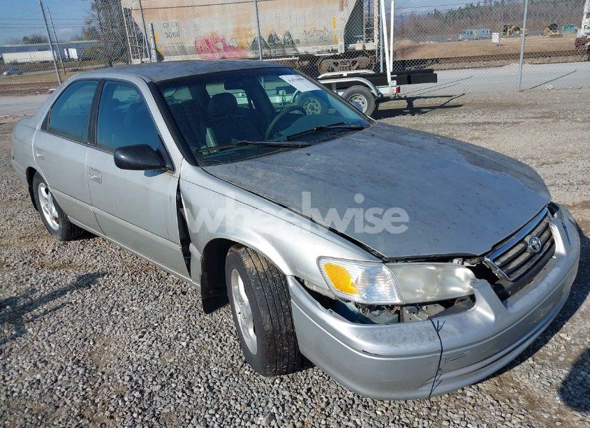 2000 Toyota Camry LE (VIN 4T1BG22K0YU648159) main photo