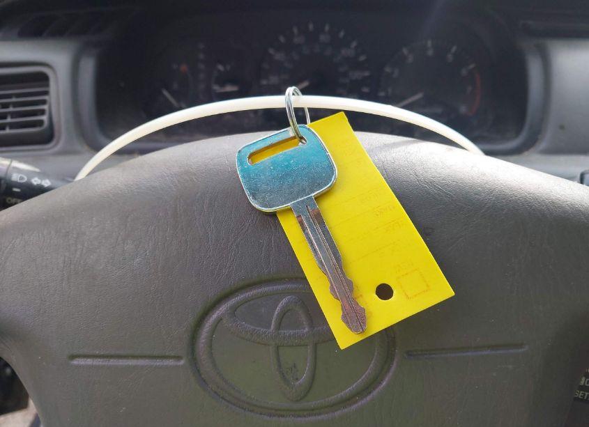 Photo 11 of 2000 Toyota Camry LE (VIN 4T1BG22K0YU658111)