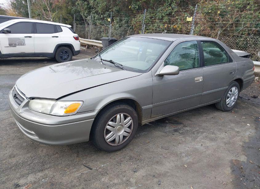 Photo 2 of 2000 Toyota Camry LE (VIN 4T1BG22K0YU658111)