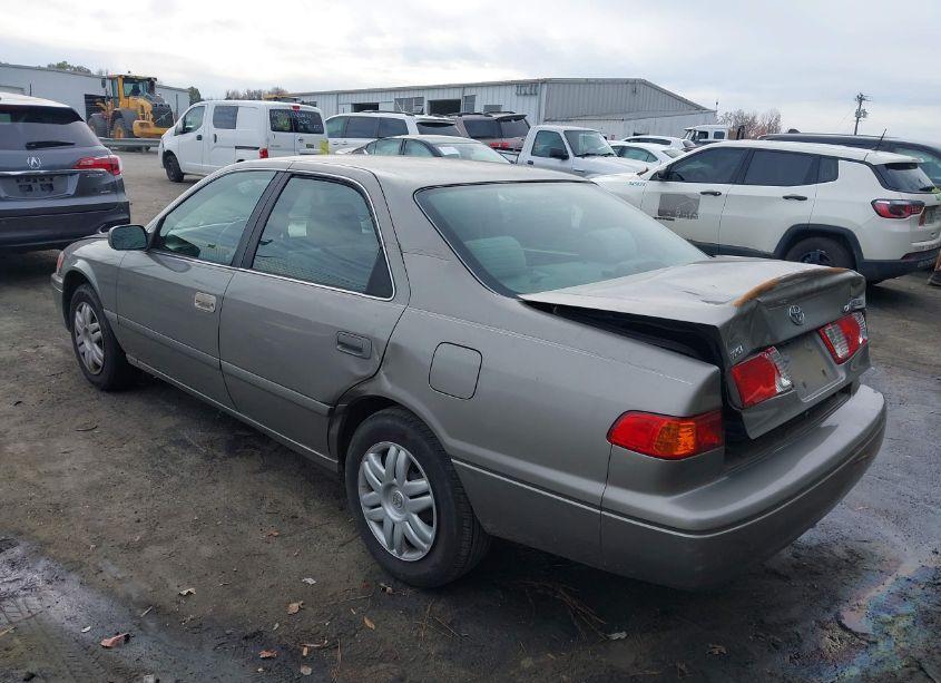 Photo 3 of 2000 Toyota Camry LE (VIN 4T1BG22K0YU658111)