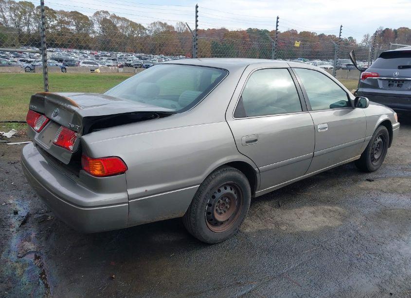 Photo 4 of 2000 Toyota Camry LE (VIN 4T1BG22K0YU658111)