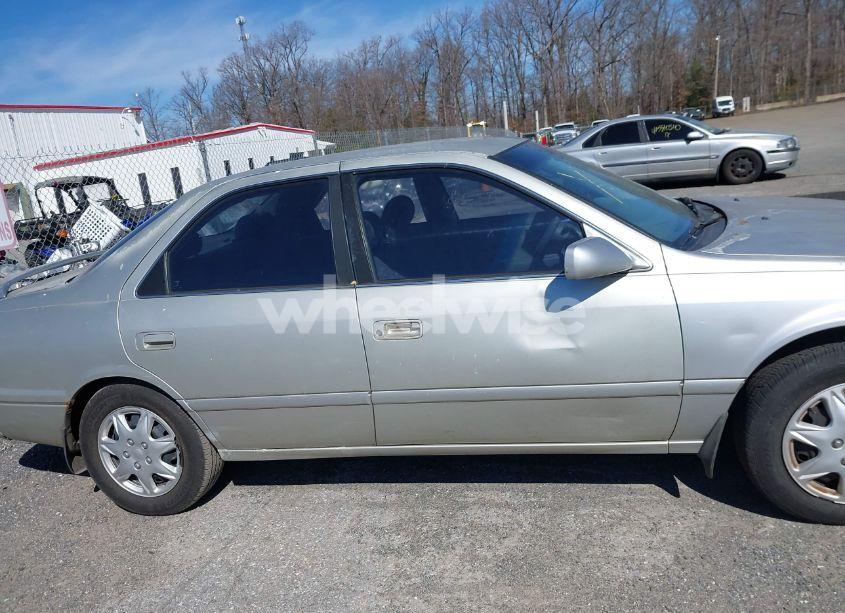 Photo 12 of 2000 Toyota Camry CE/LE/XLE (VIN 4T1BG22K0YU708974)