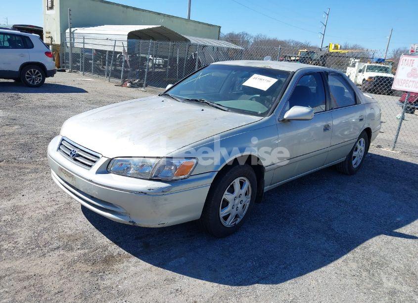 Photo 2 of 2000 Toyota Camry CE/LE/XLE (VIN 4T1BG22K0YU708974)