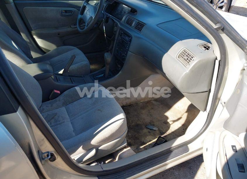 Photo 5 of 2000 Toyota Camry LE (VIN 4T1BG22K0YU713074)