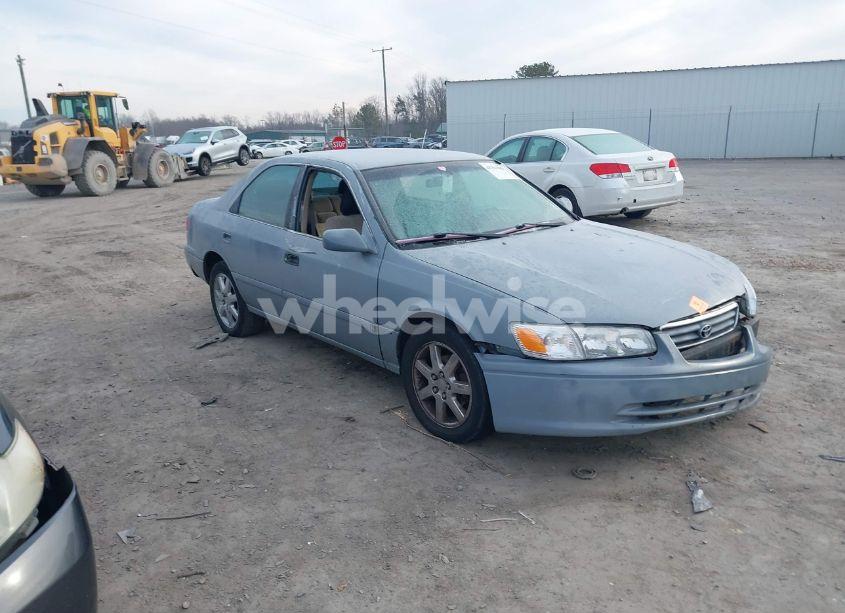 2000 Toyota Camry LE (VIN 4T1BG22K0YU731106) main photo