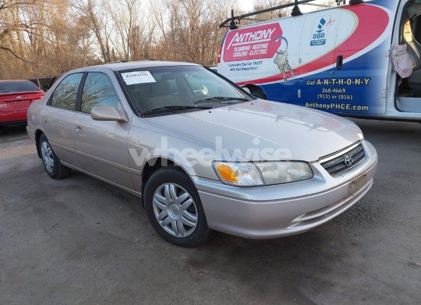 2000 Toyota Camry LE (VIN 4T1BG22K0YU740114) main photo