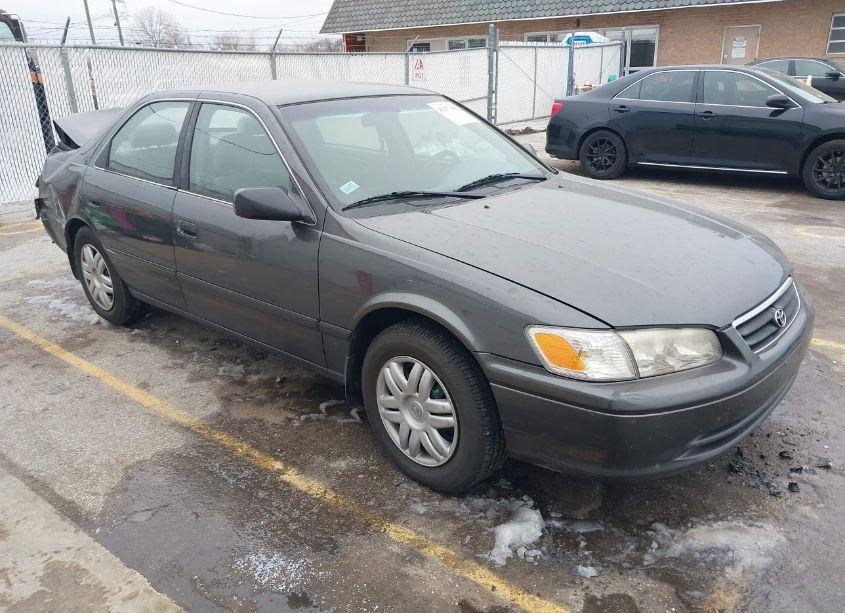 2000 Toyota Camry LE (VIN 4T1BG22K0YU753414) main photo
