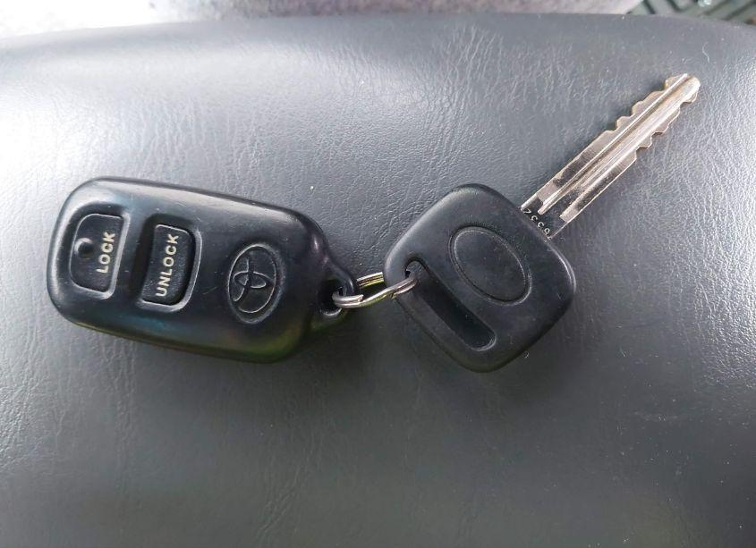 Photo 11 of 2000 Toyota Camry LE (VIN 4T1BG22K0YU753414)