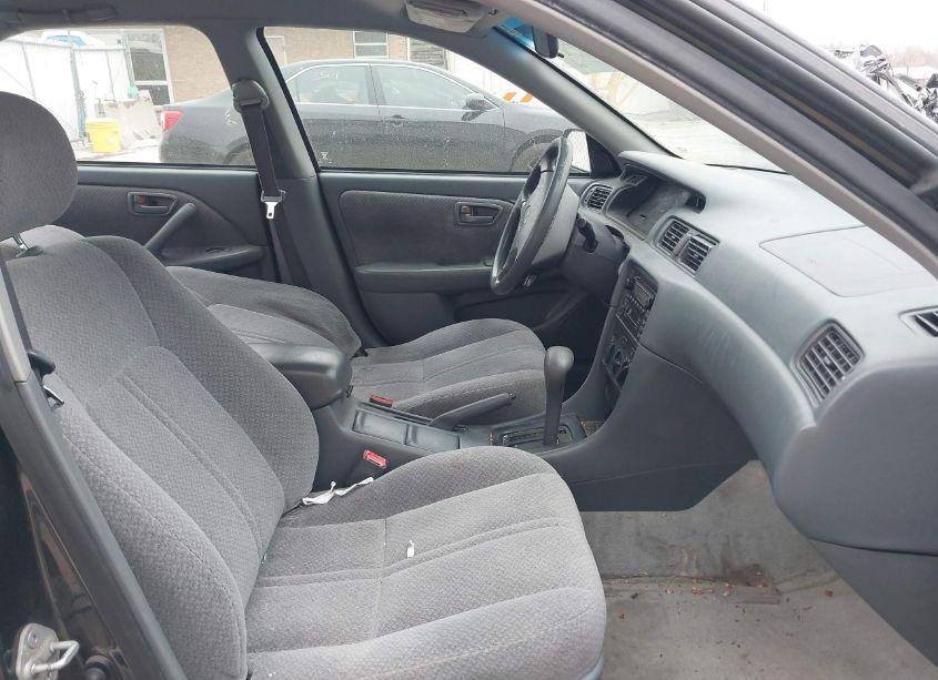 Photo 5 of 2000 Toyota Camry LE (VIN 4T1BG22K0YU753414)