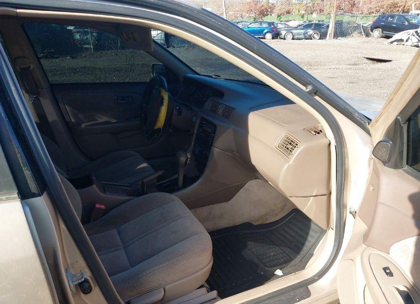 Photo 5 of 2000 Toyota Camry LE (VIN 4T1BG22K0YU757124)