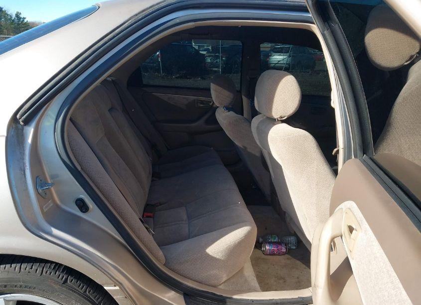 Photo 8 of 2000 Toyota Camry LE (VIN 4T1BG22K0YU757124)