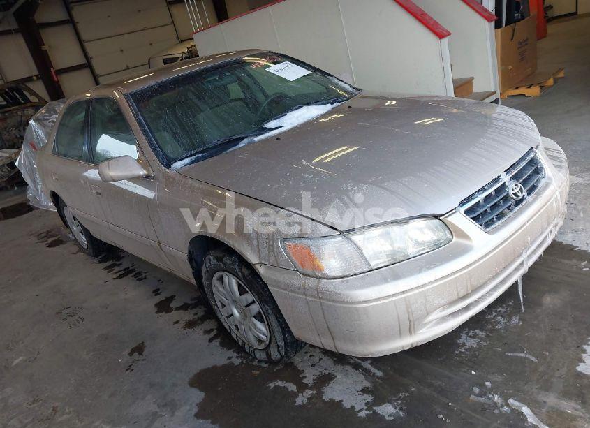 2000 Toyota Camry LE (VIN 4T1BG22K0YU931287) main photo