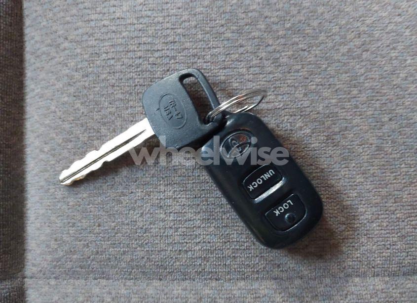 Photo 11 of 2000 Toyota Camry LE (VIN 4T1BG22K0YU931287)