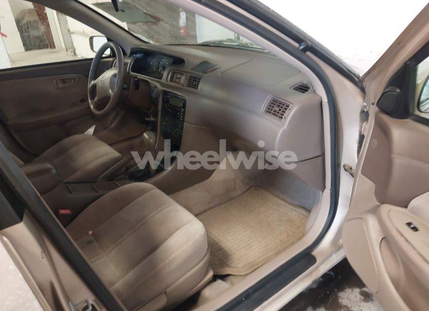 Photo 5 of 2000 Toyota Camry LE (VIN 4T1BG22K0YU931287)