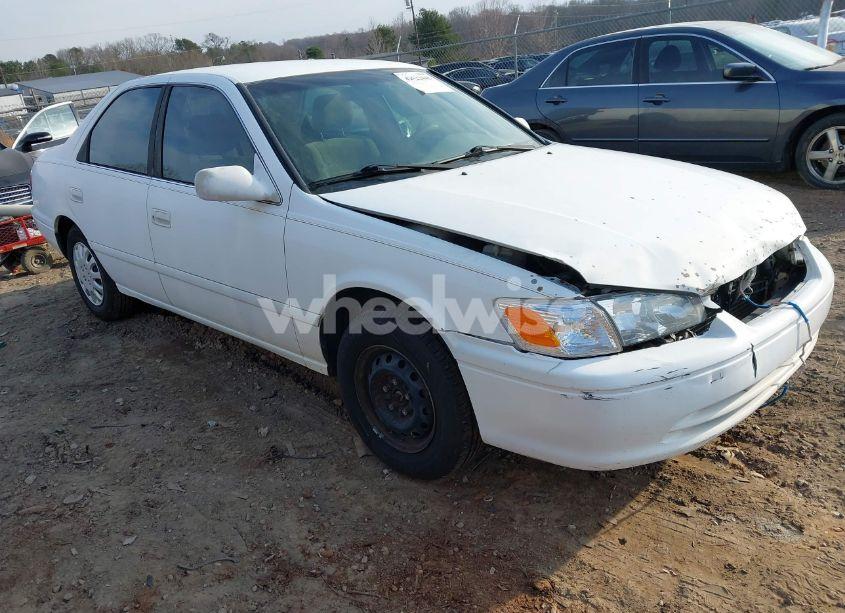 2000 Toyota Camry CE (VIN 4T1BG22K0YU997919) main photo