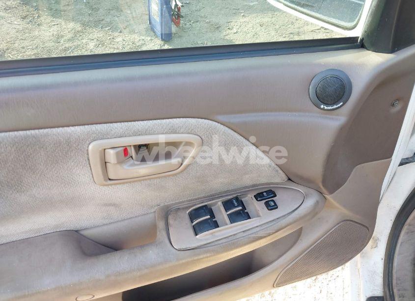 Photo 13 of 2000 Toyota Camry CE (VIN 4T1BG22K0YU997919)