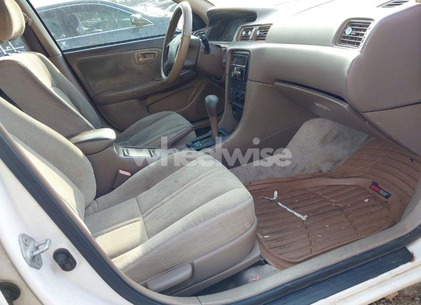 Photo 5 of 2000 Toyota Camry CE (VIN 4T1BG22K0YU997919)