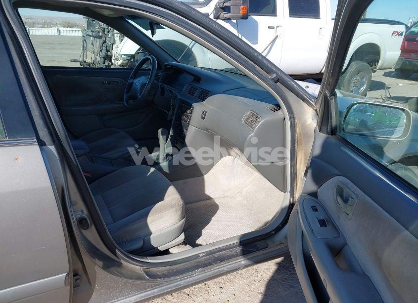 Photo 5 of 2001 Toyota Camry CE (VIN 4T1BG22K11U027499)