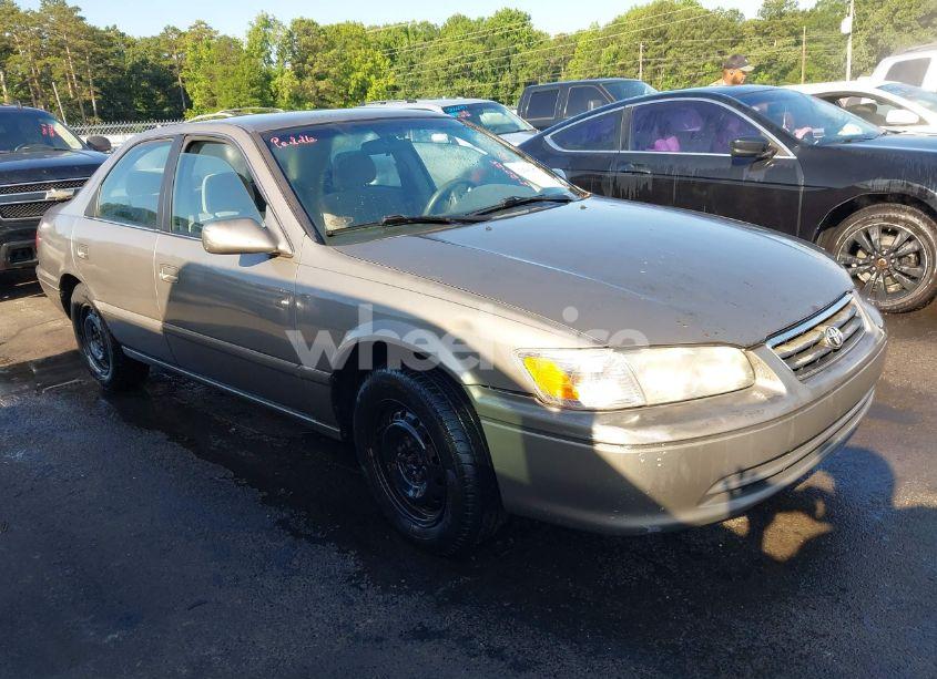 2001 Toyota Camry LE (VIN 4T1BG22K11U042875) main photo