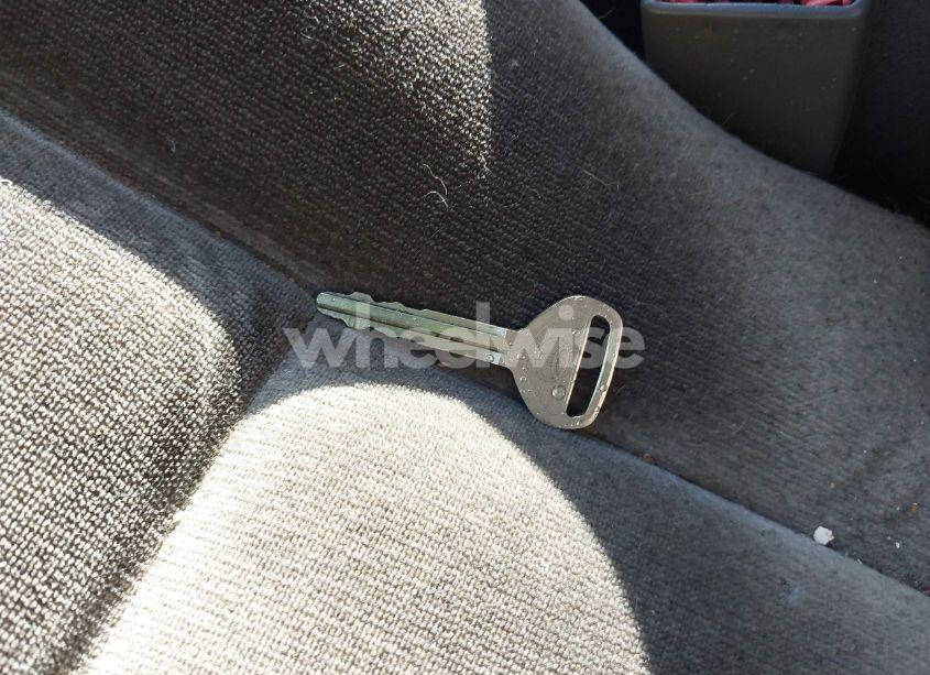 Photo 11 of 2001 Toyota Camry LE (VIN 4T1BG22K11U042875)