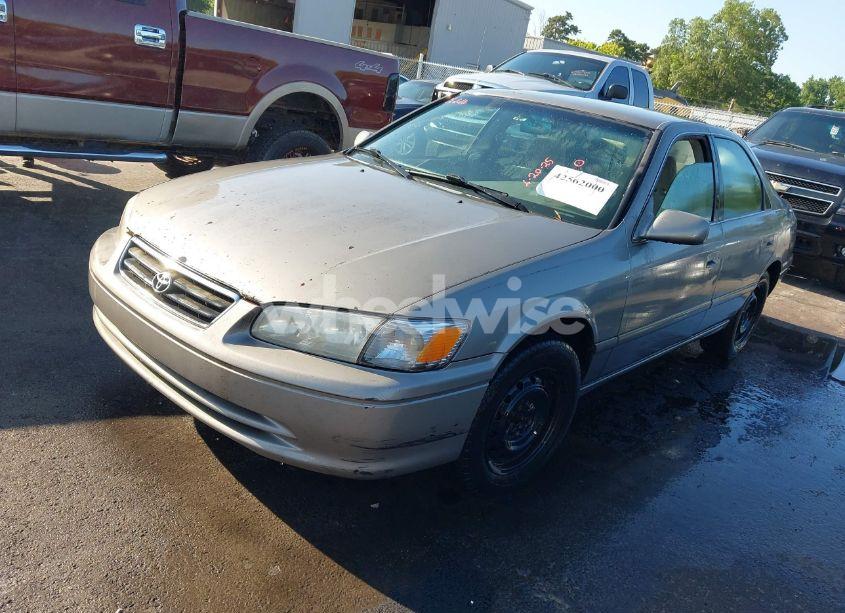 Photo 2 of 2001 Toyota Camry LE (VIN 4T1BG22K11U042875)