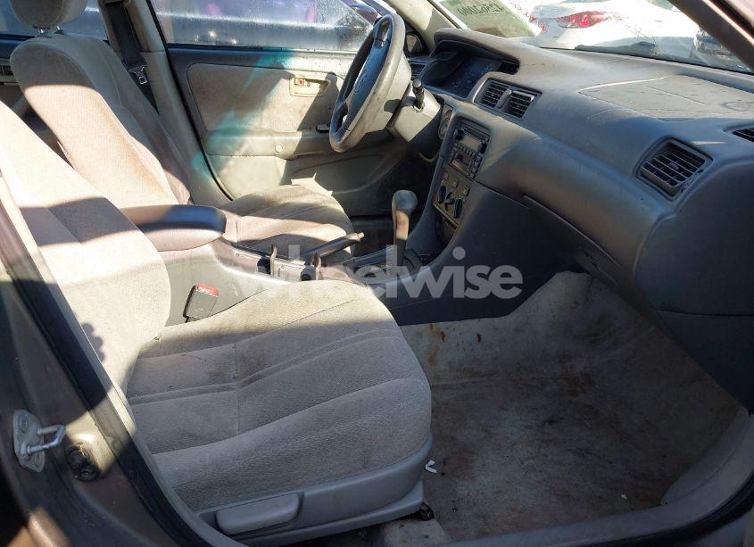 Photo 5 of 2001 Toyota Camry LE (VIN 4T1BG22K11U042875)