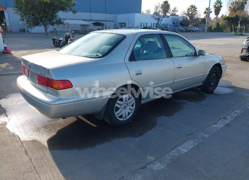 Photo 4 of 2001 Toyota Camry LE (VIN 4T1BG22K11U074046)