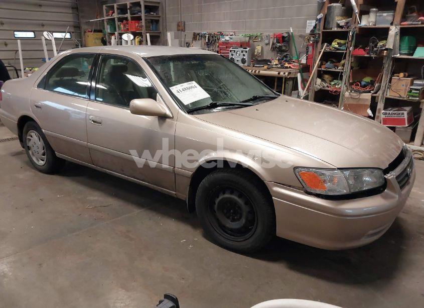 2001 Toyota Camry LE (VIN 4T1BG22K11U117493) main photo