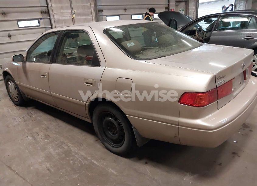 Photo 3 of 2001 Toyota Camry LE (VIN 4T1BG22K11U117493)