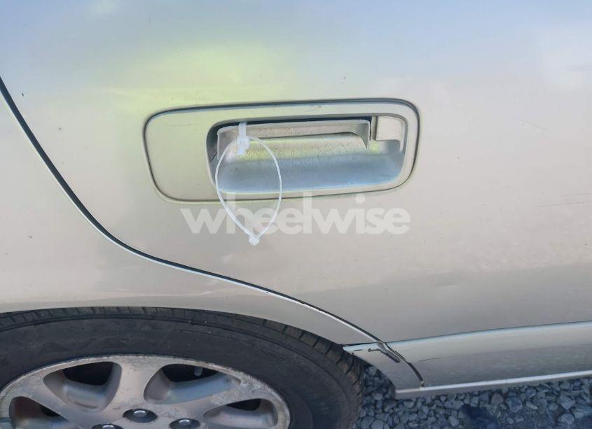 Photo 13 of 2001 Toyota Camry LE (VIN 4T1BG22K11U805882)