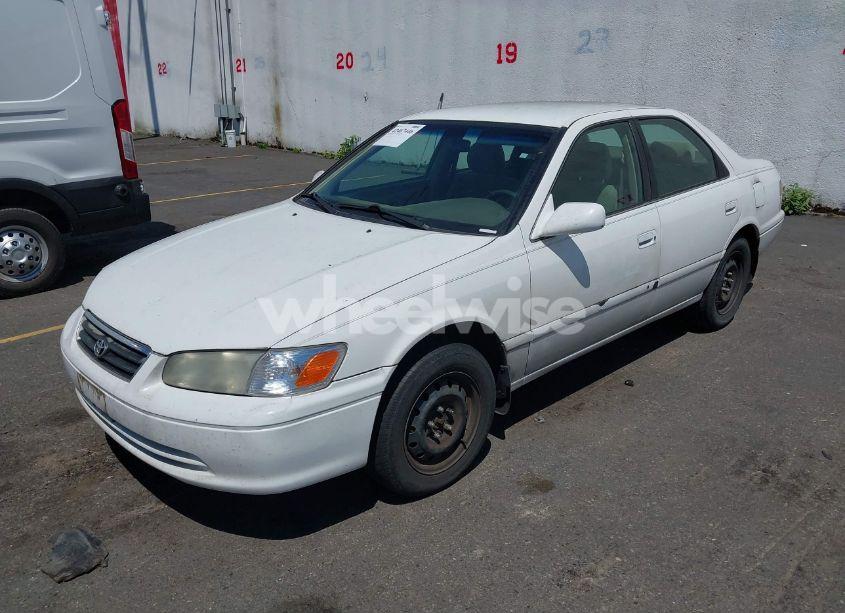 Photo 2 of 2001 Toyota Camry CE (VIN 4T1BG22K11U836730)