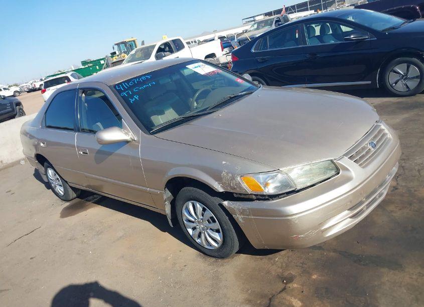 1997 Toyota Camry LE (VIN 4T1BG22K1VU073761) main photo
